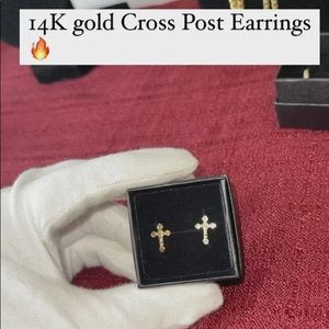 14KY gold Cross Post Earrings 🔥